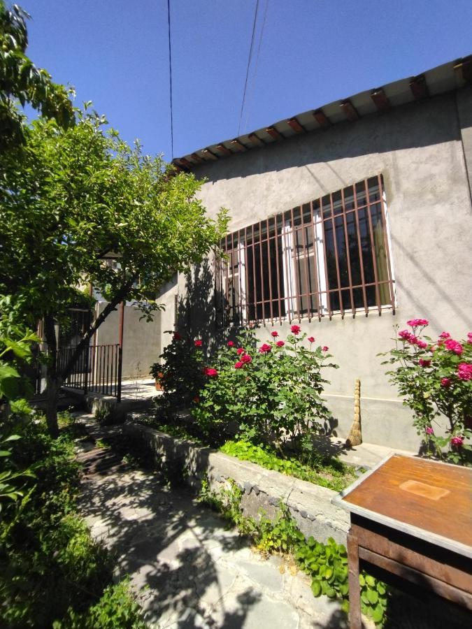 Lucy Holiday Home Erivan Exterior foto